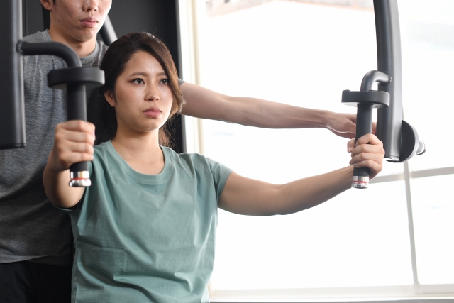 フリーウェイトとマシントレーニング