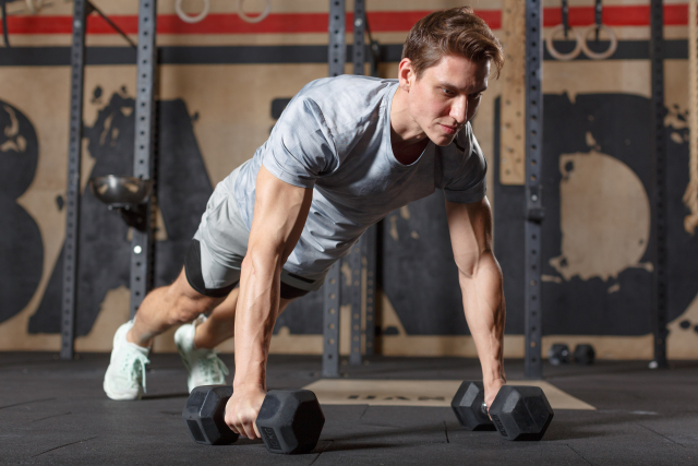 腕立て伏せとベンチプレスの違い